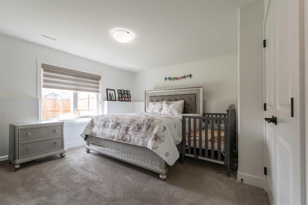 692 Sixmile Crescent S