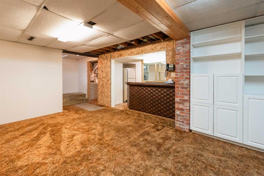 1213 Ventura Place N