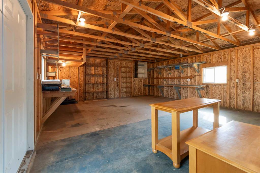 1213 Ventura Place N