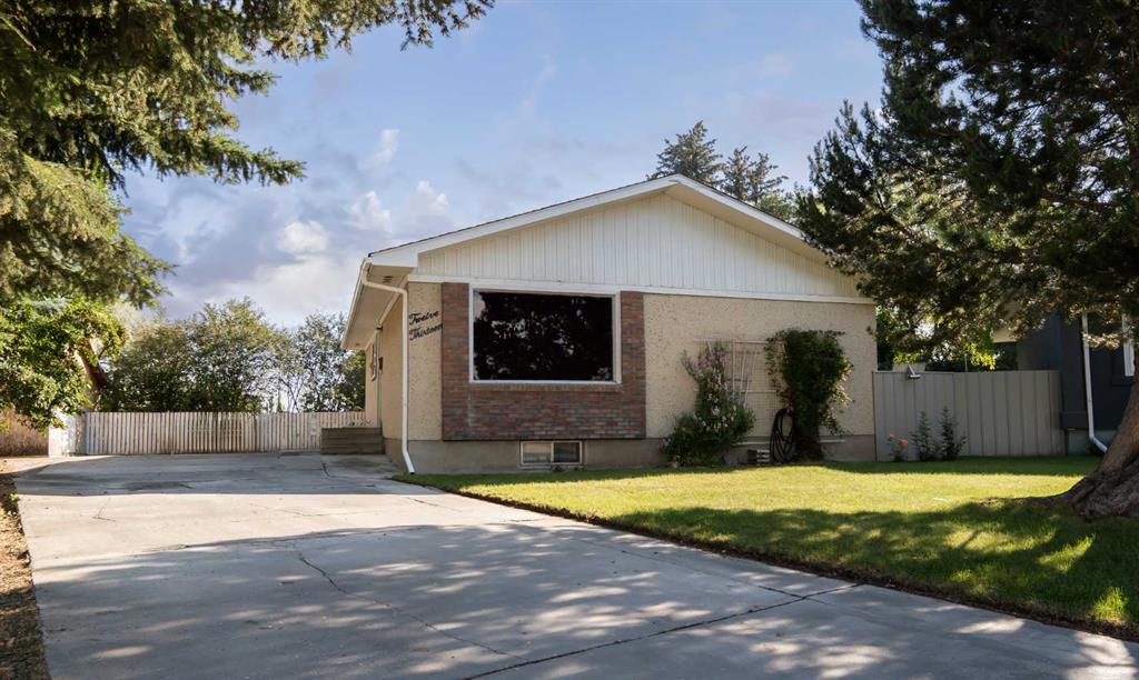 1213 Ventura Place N