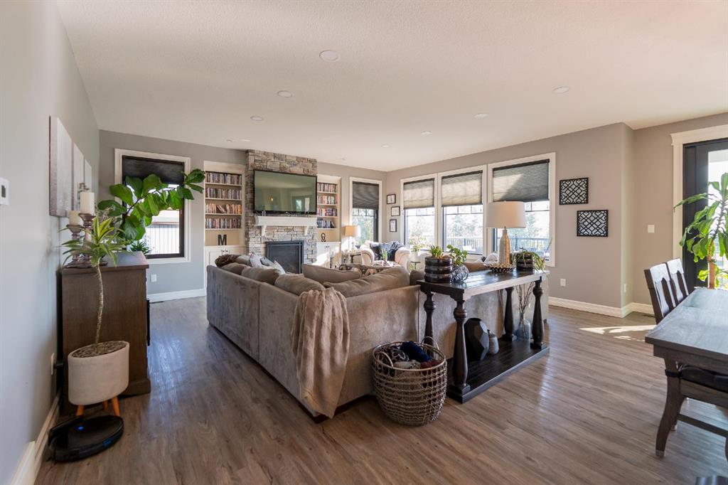 105 Whitetail Place W