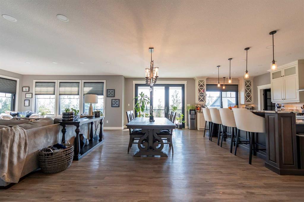 105 Whitetail Place W