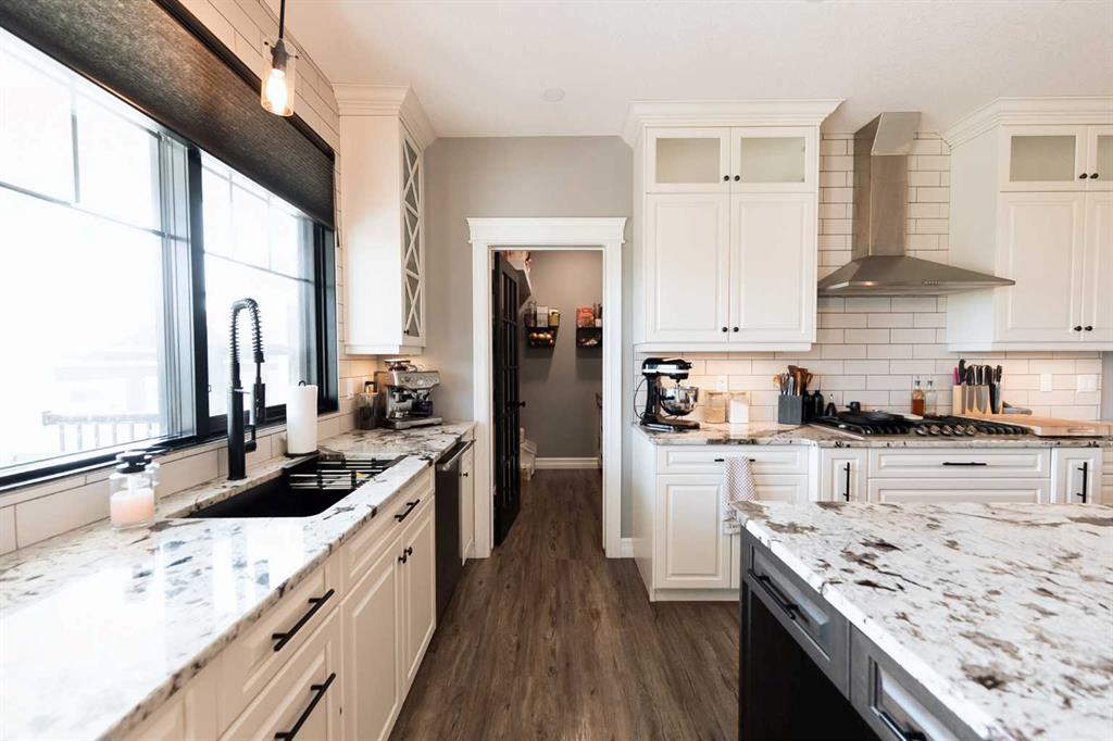 105 Whitetail Place W