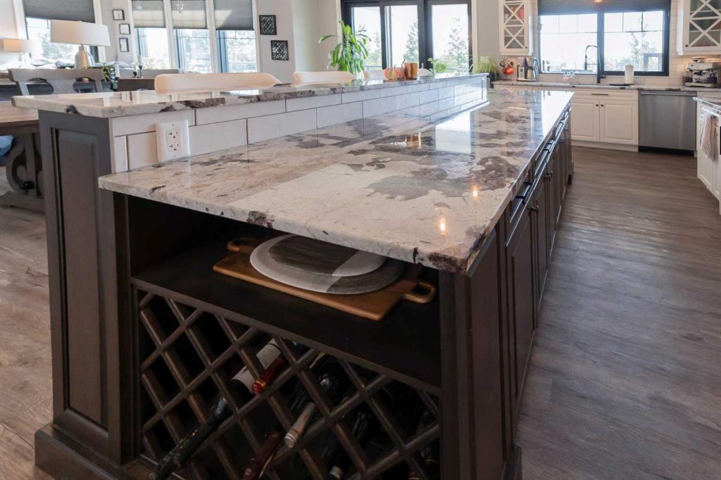 105 Whitetail Place W