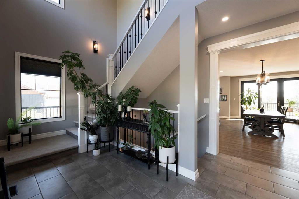 105 Whitetail Place W