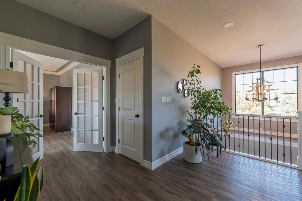 105 Whitetail Place W