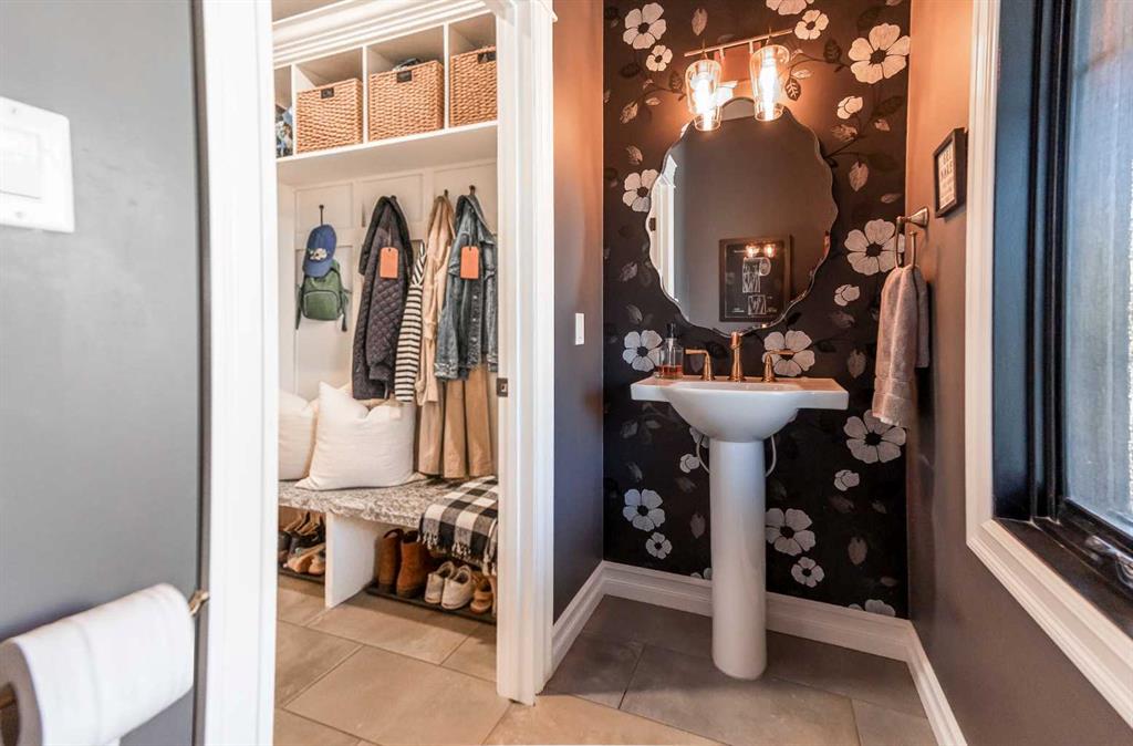 105 Whitetail Place W