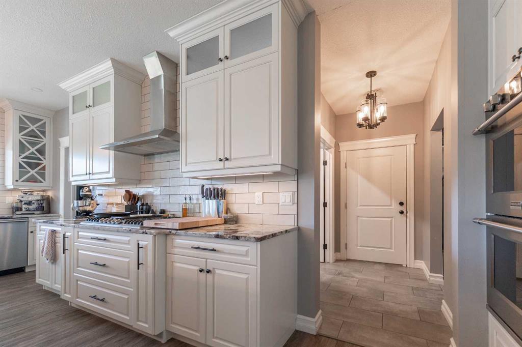 105 Whitetail Place W