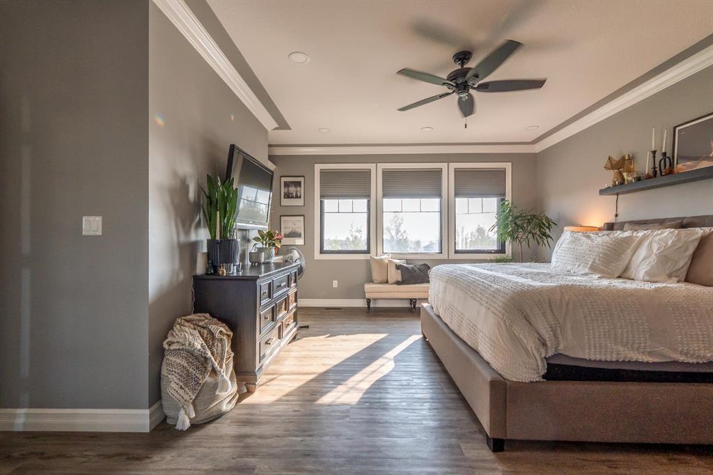 105 Whitetail Place W