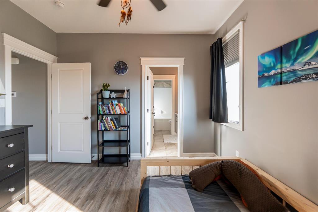 105 Whitetail Place W