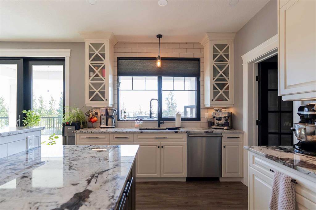 105 Whitetail Place W