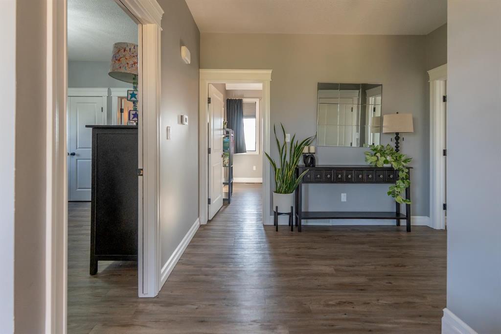 105 Whitetail Place W