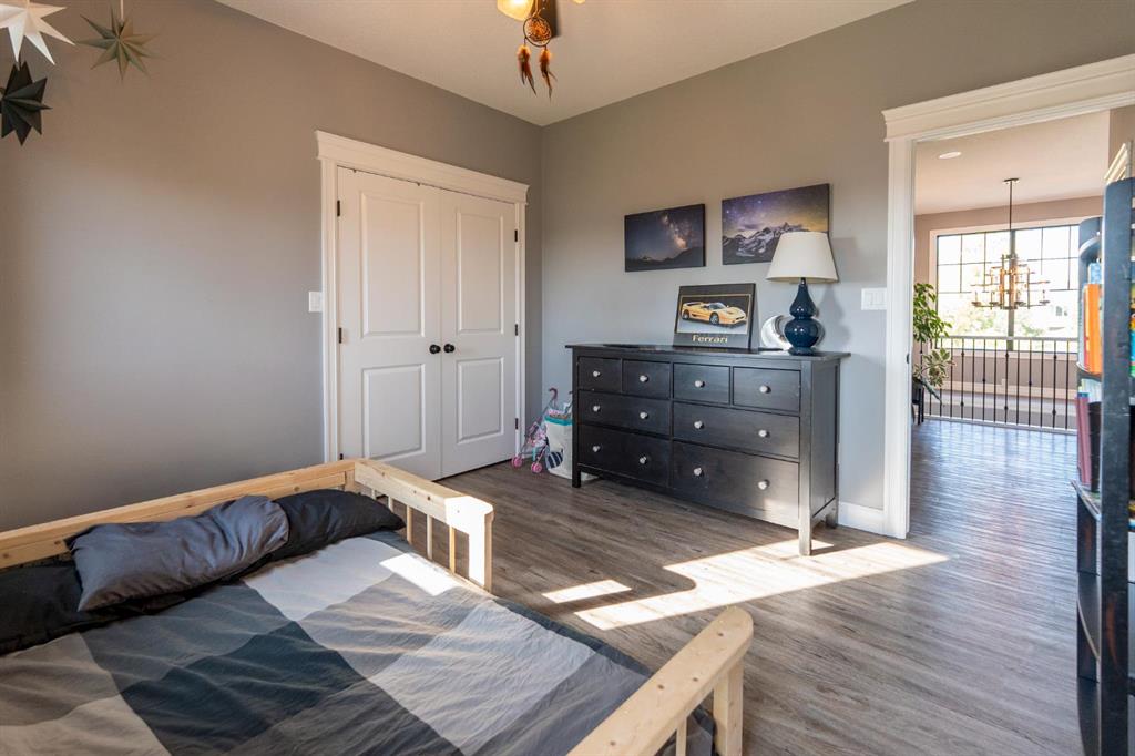 105 Whitetail Place W