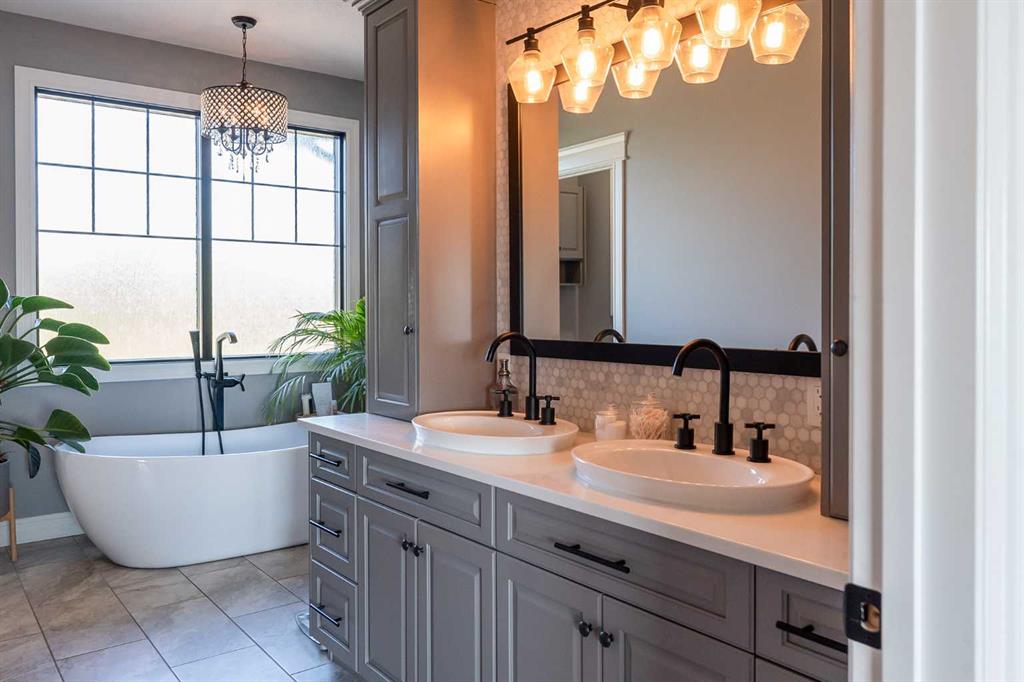 105 Whitetail Place W