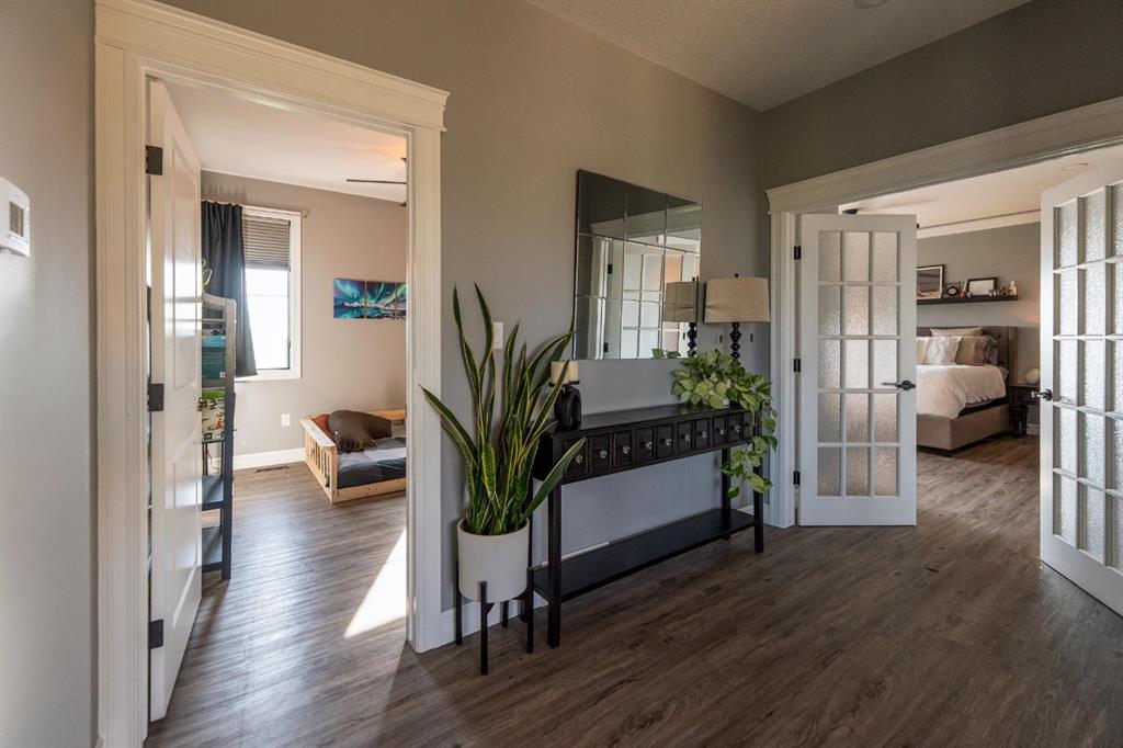 105 Whitetail Place W