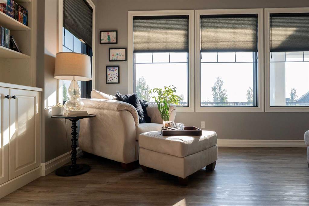 105 Whitetail Place W