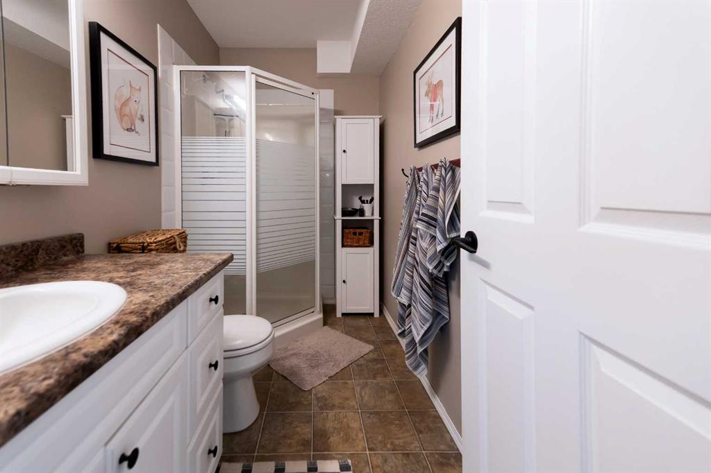 82 Rivercrest Court W