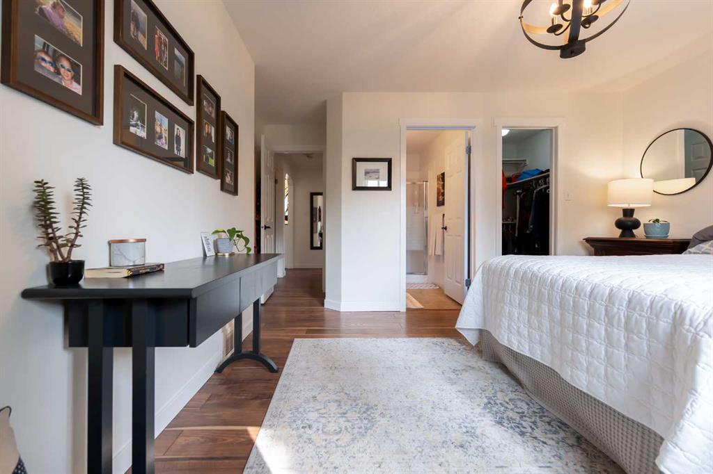 82 Rivercrest Court W