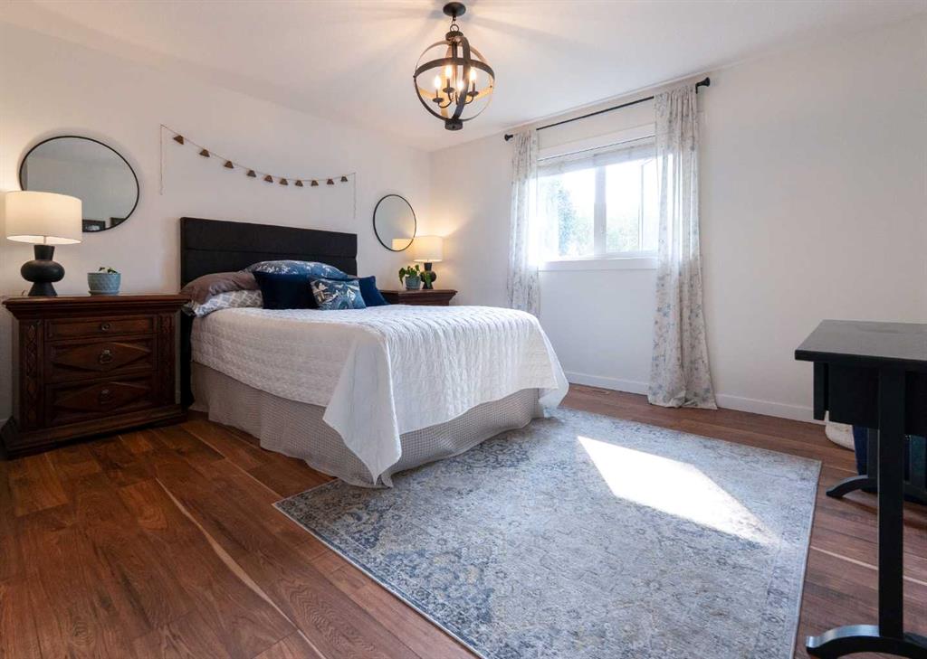 82 Rivercrest Court W