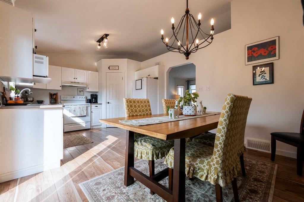 82 Rivercrest Court W