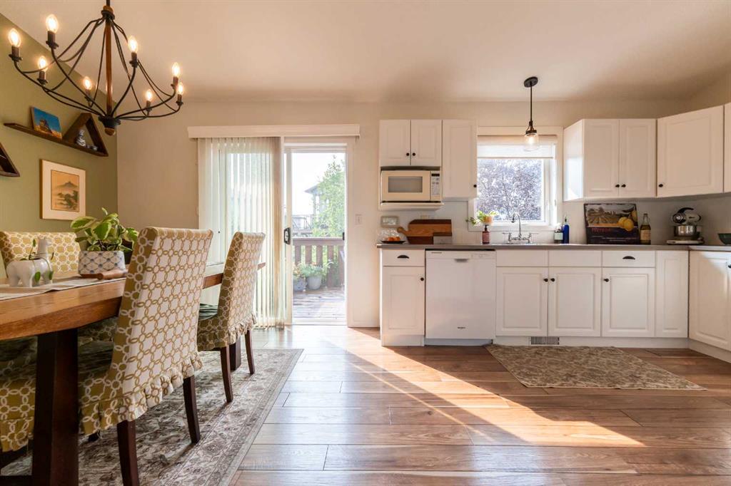 82 Rivercrest Court W