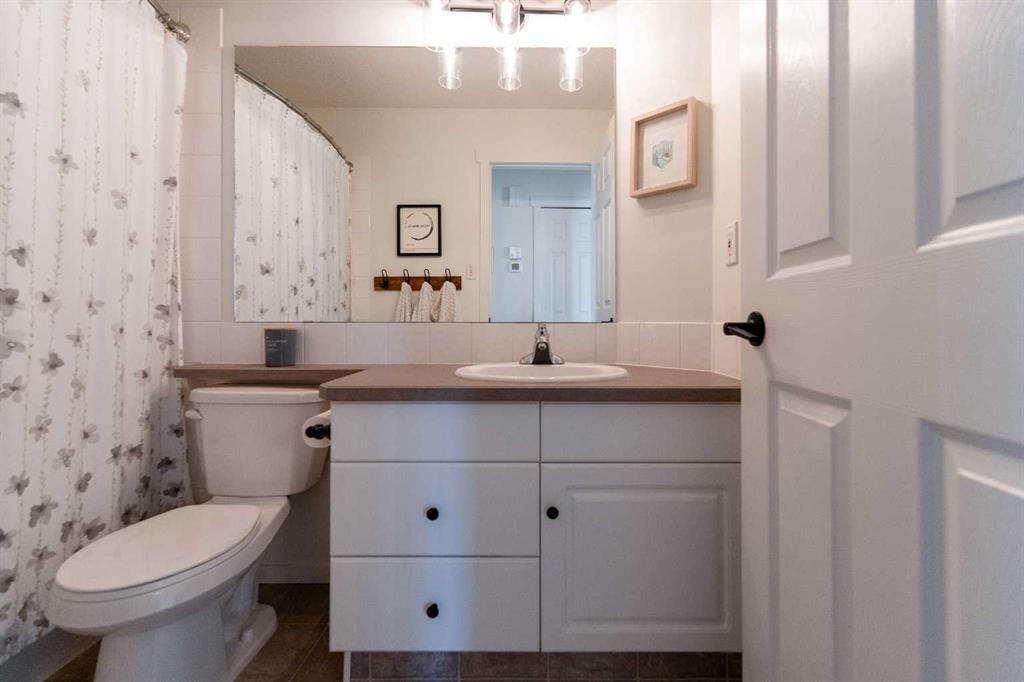 82 Rivercrest Court W