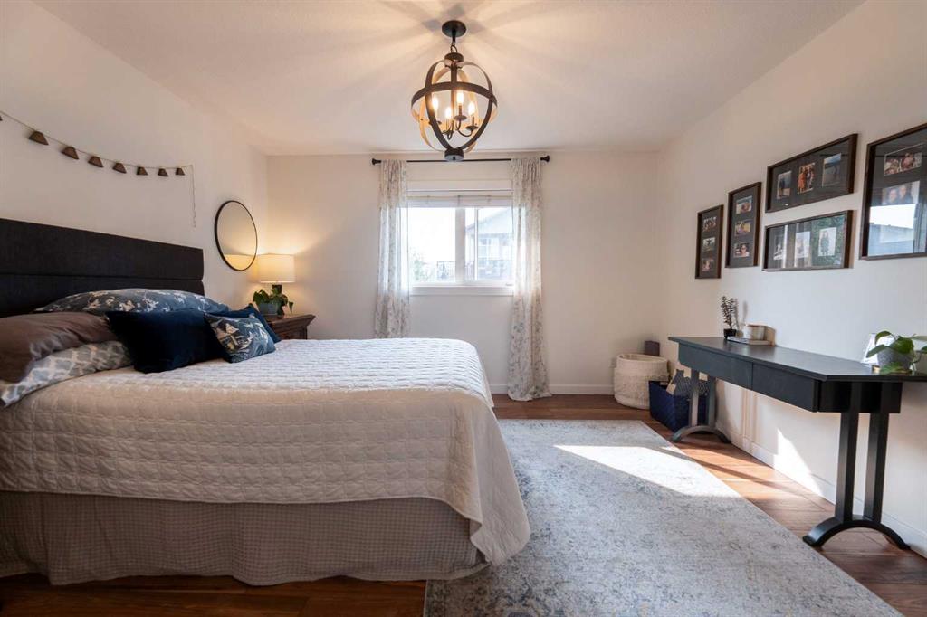 82 Rivercrest Court W