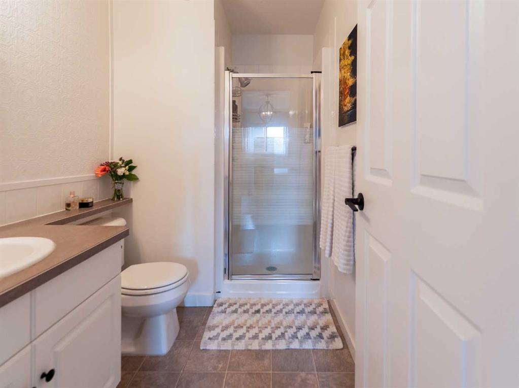 82 Rivercrest Court W