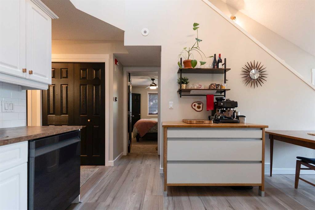 6148 Bowness Road NW Unit: 303