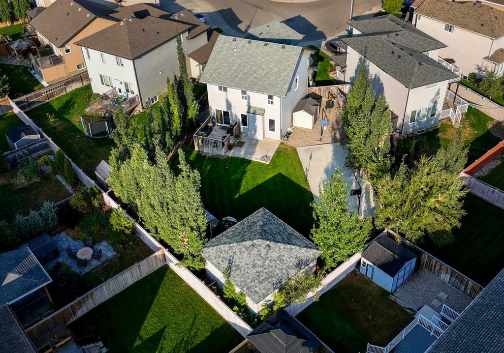 733 Twinriver Loop W