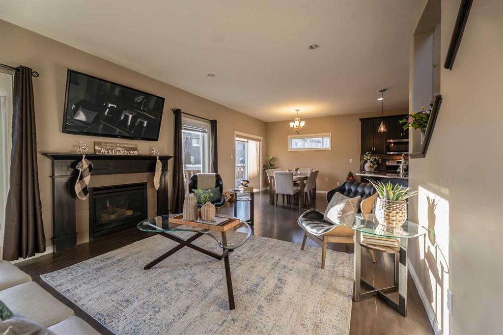 733 Twinriver Loop W