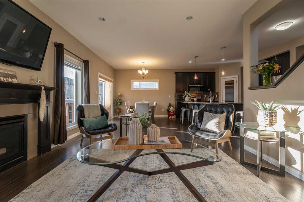 733 Twinriver Loop W