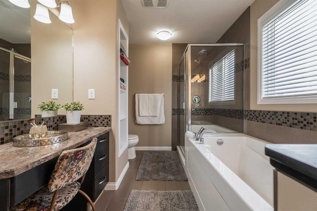 733 Twinriver Loop W