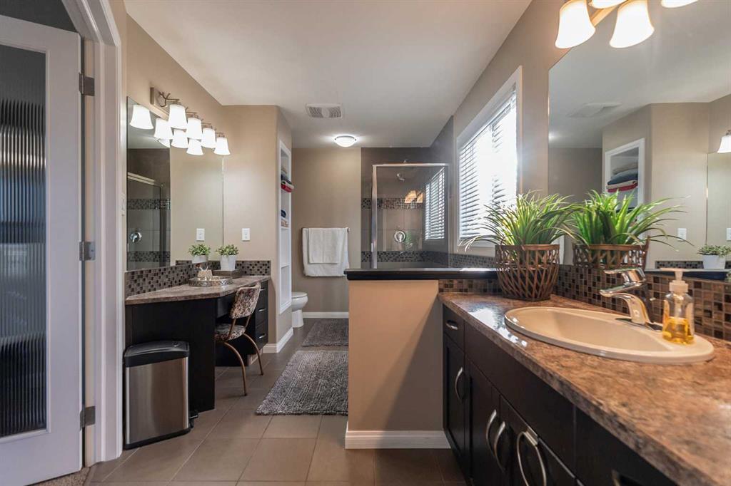 733 Twinriver Loop W