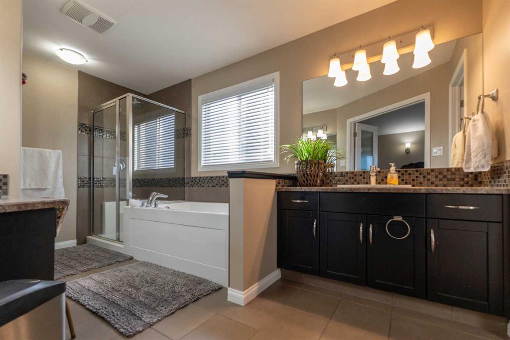 733 Twinriver Loop W