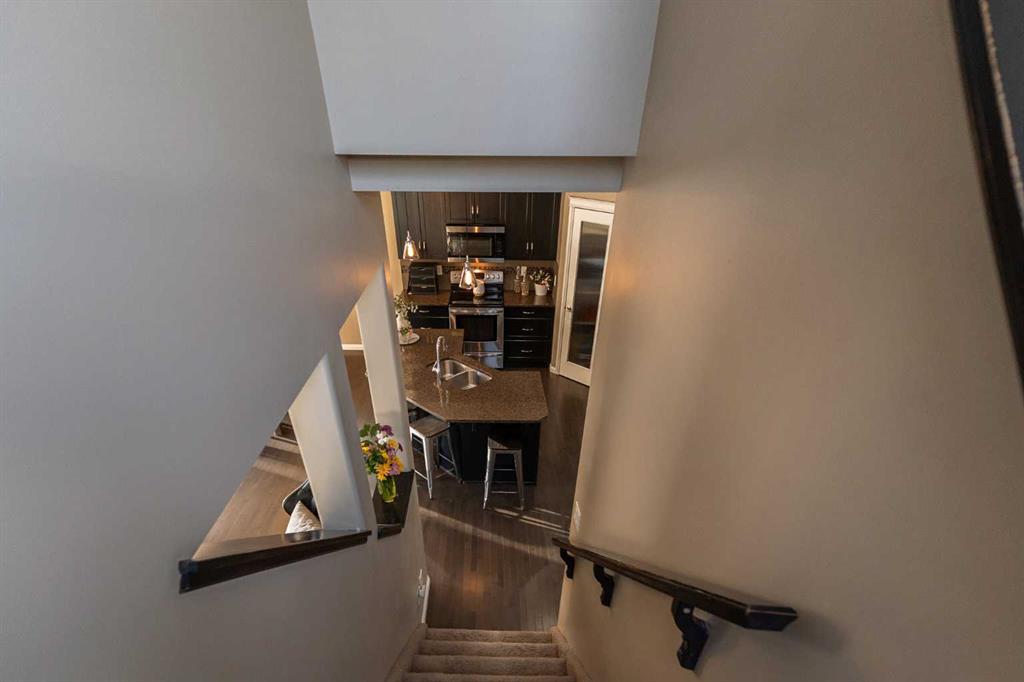 733 Twinriver Loop W