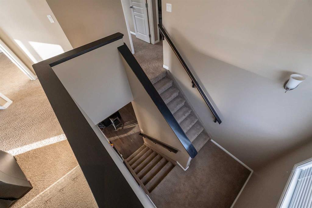 733 Twinriver Loop W