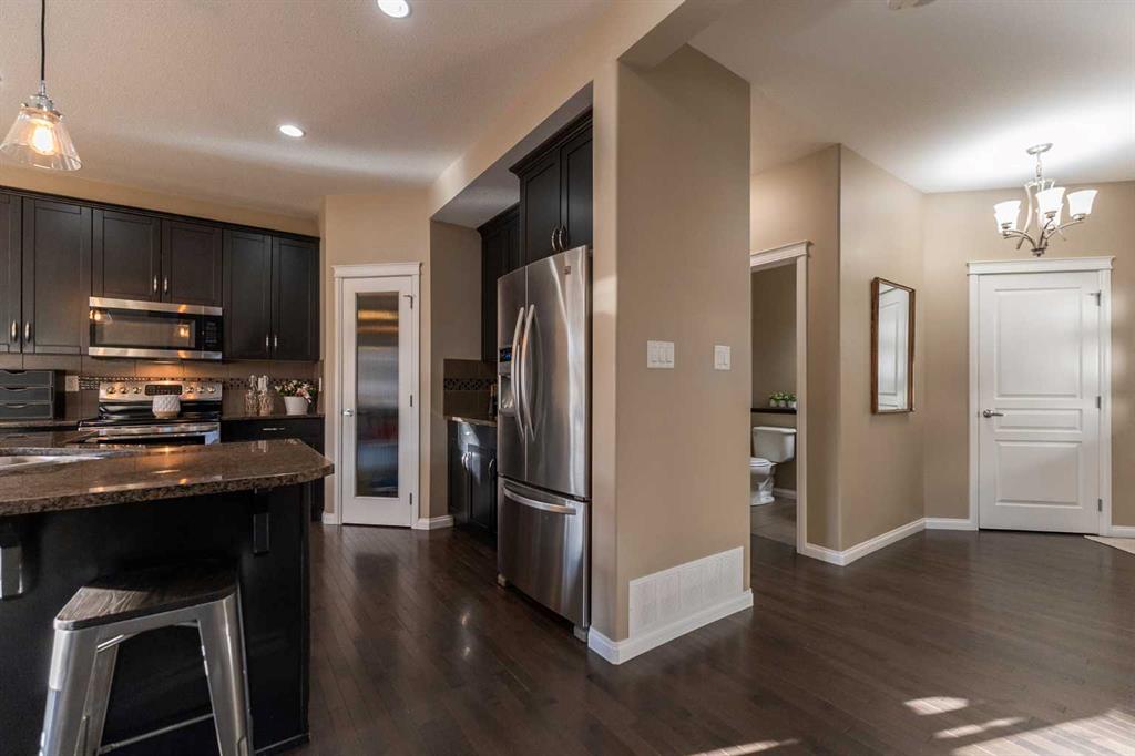 733 Twinriver Loop W