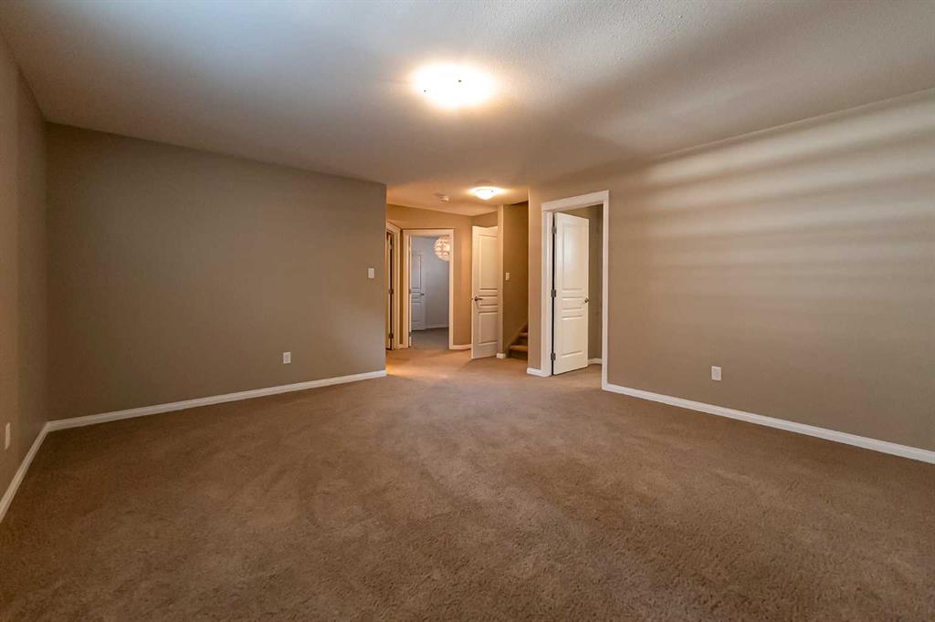 733 Twinriver Loop W