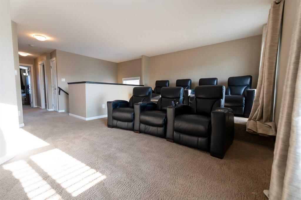 733 Twinriver Loop W