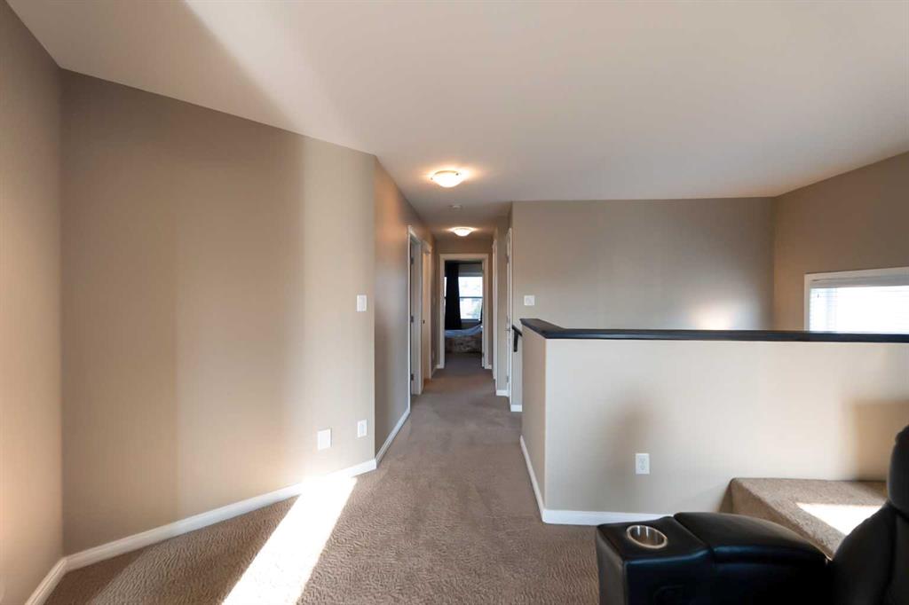 733 Twinriver Loop W