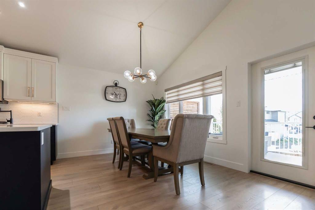 692 Sixmile Crescent S