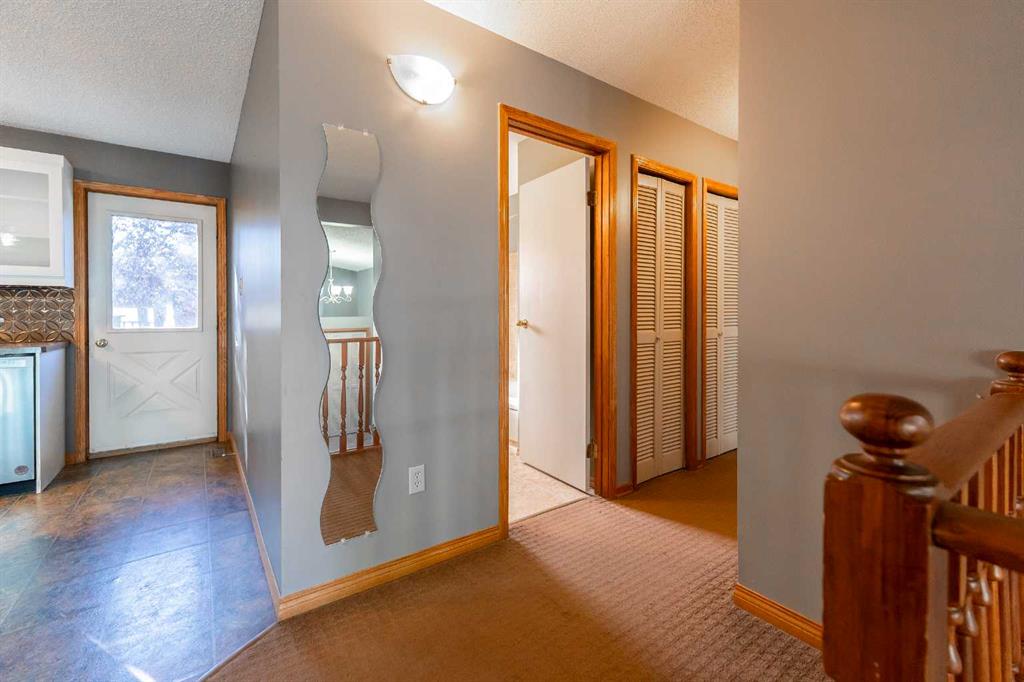 897 Red Crow Boulevard W