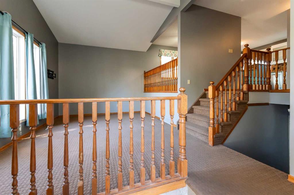 897 Red Crow Boulevard W