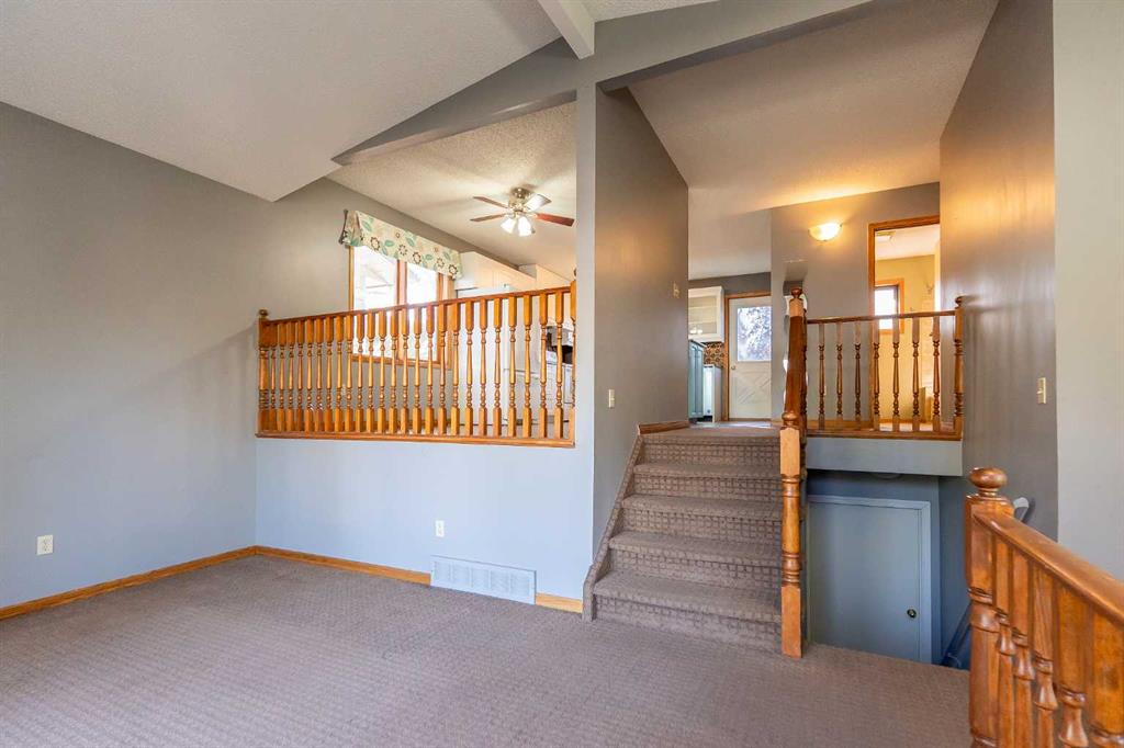 897 Red Crow Boulevard W