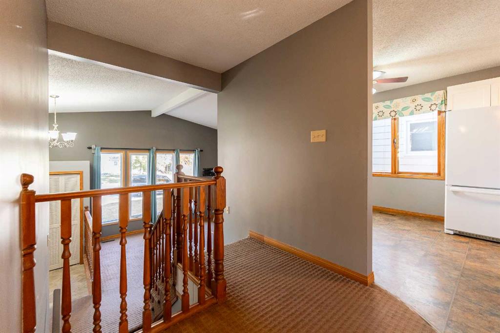 897 Red Crow Boulevard W