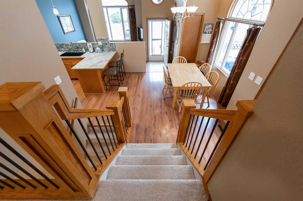 207 Mt Crandell Crescent W