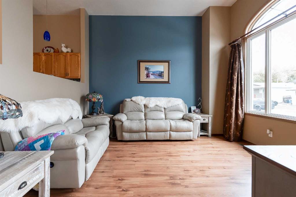 207 Mt Crandell Crescent W