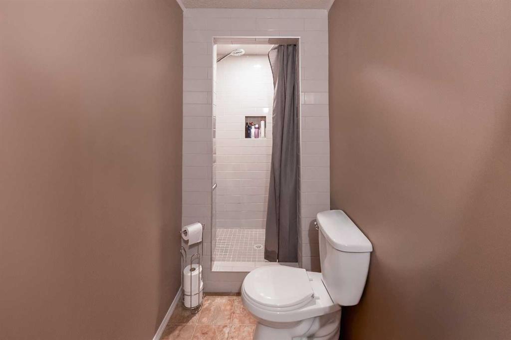 207 Mt Crandell Crescent W