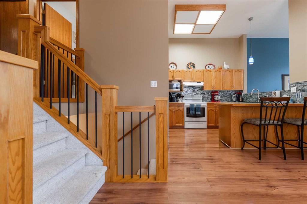 207 Mt Crandell Crescent W